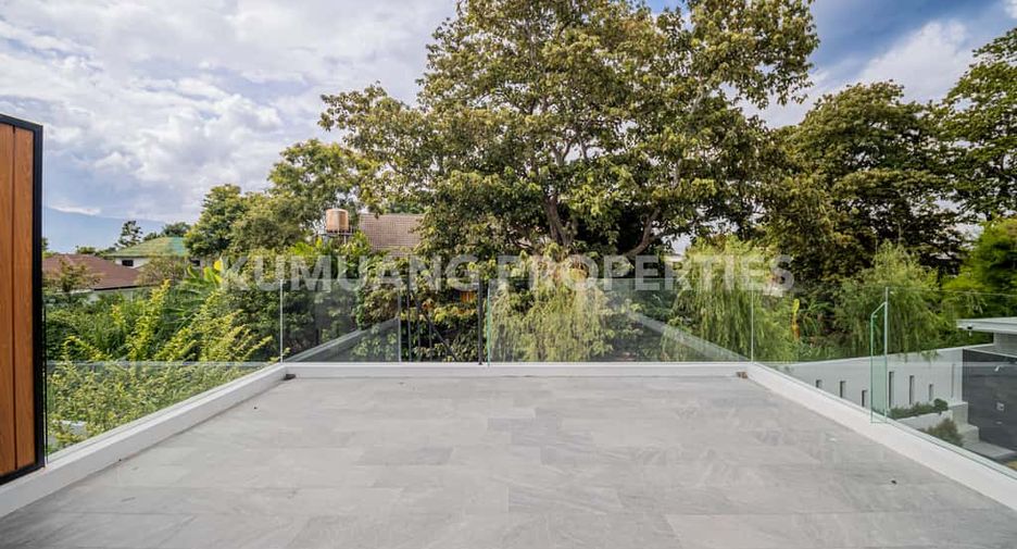 For rent 5 bedrooms house in Mueang Chiang Mai, Chiang Mai