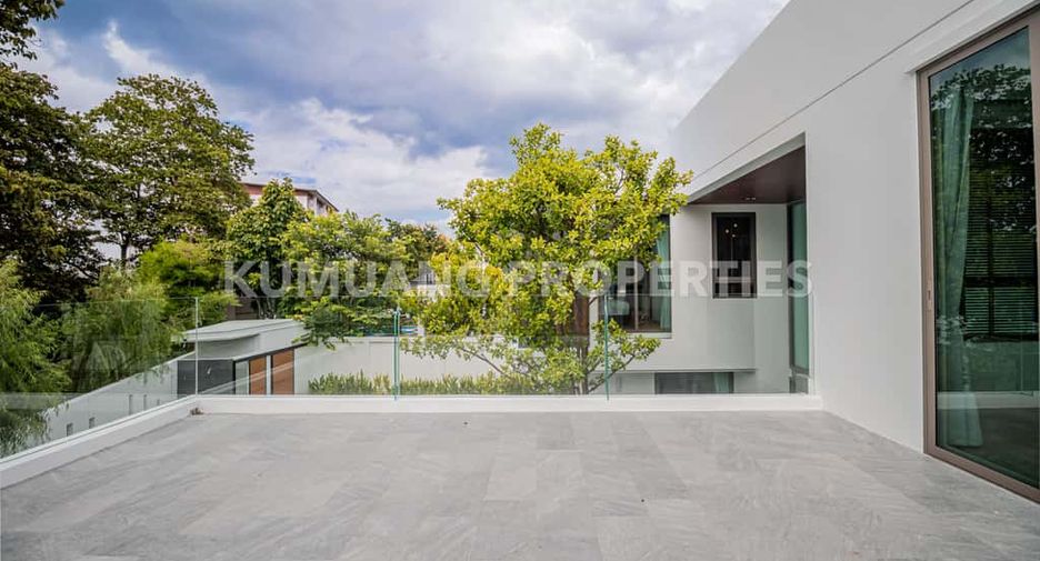For rent 5 bedrooms house in Mueang Chiang Mai, Chiang Mai