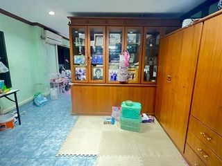 Local comercial en venta de 3 habitaciones en Bang Khun Thian, Bangkok