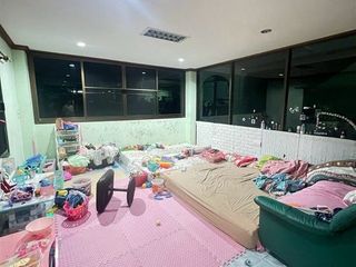 Local comercial en venta de 3 habitaciones en Bang Khun Thian, Bangkok