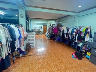 Local comercial en venta de 3 habitaciones en Bang Khun Thian, Bangkok