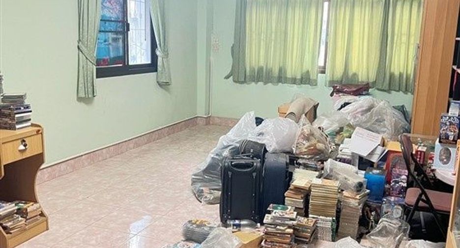 Local comercial en venta de 3 habitaciones en Bang Khun Thian, Bangkok