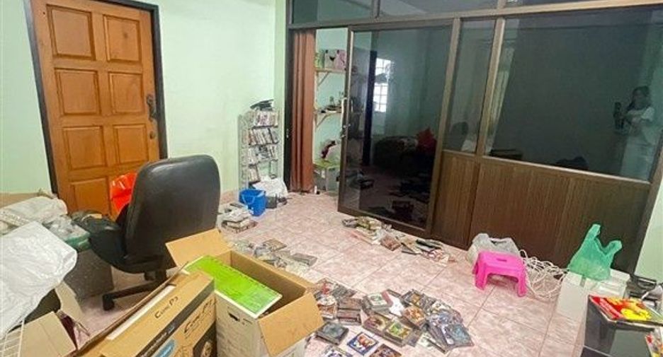 Local comercial en venta de 3 habitaciones en Bang Khun Thian, Bangkok
