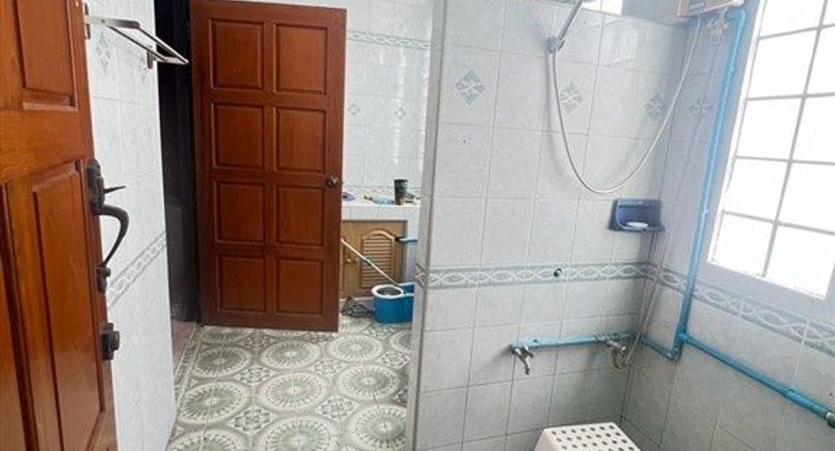 Local comercial en venta de 3 habitaciones en Bang Khun Thian, Bangkok