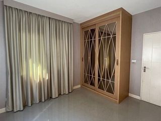 For sale 4 bedrooms house in Bang Khun Thian, Bangkok