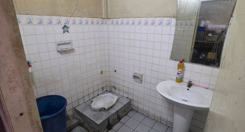 Reihenhaus zum Kauf mit 2 Zimmer in Bang Bua Thong, Nonthaburi