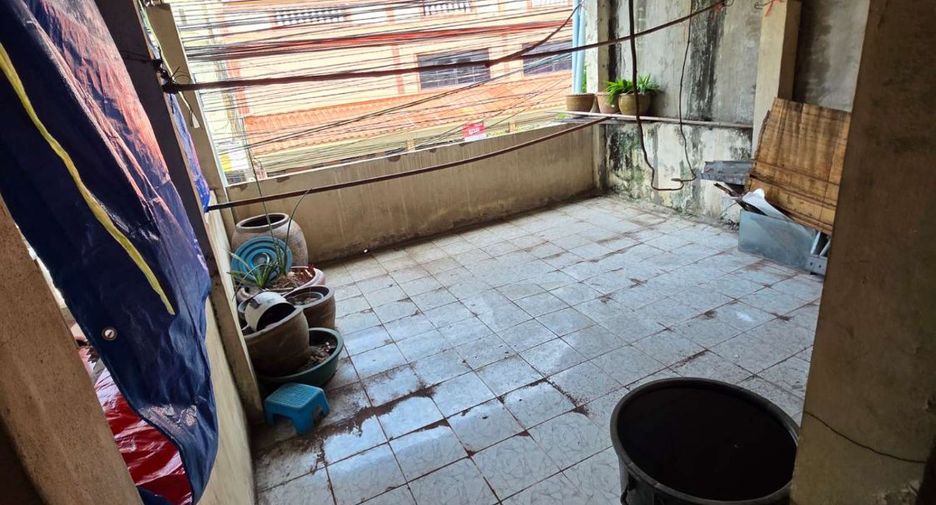 Reihenhaus zum Kauf mit 2 Zimmer in Bang Bua Thong, Nonthaburi