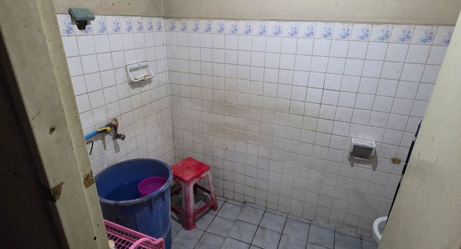 Reihenhaus zum Kauf mit 2 Zimmer in Bang Bua Thong, Nonthaburi