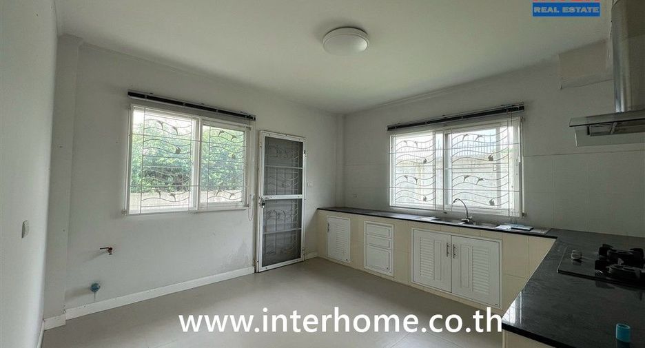 For sale 4 ベッドルーム house in Bang Phli, Samut Prakan