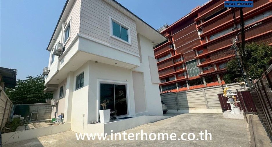For rent そして for sale 4 ベッドルーム house in Mueang Nonthaburi, Nonthaburi