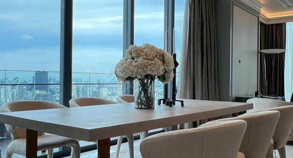 Condo en alquiler y en venta de 2 habitaciones en Khlong Toei, Bangkok