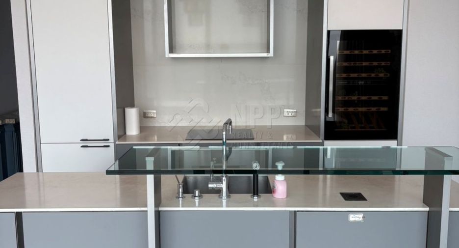 Condo en alquiler y en venta de 2 habitaciones en Khlong Toei, Bangkok