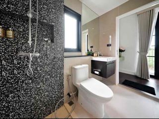 À louer 5 chambres villa 