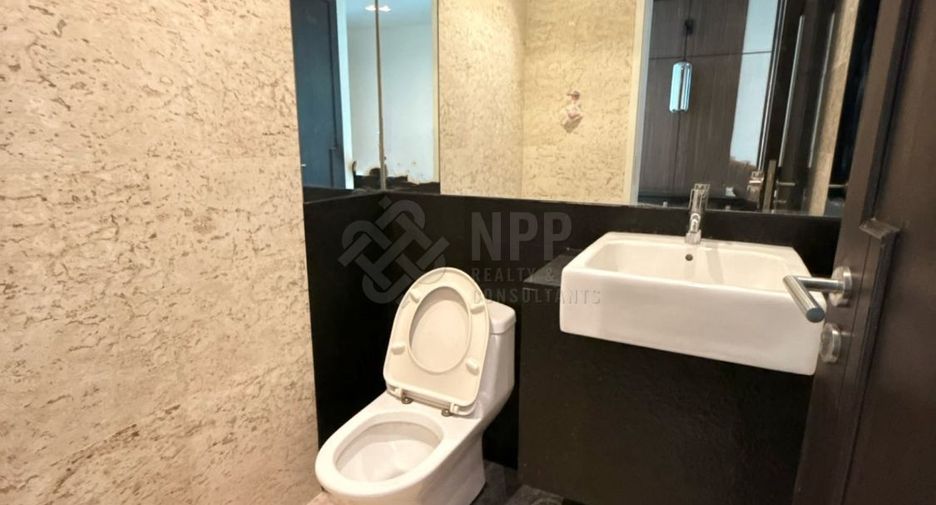 Condo en venta de 3 habitaciones en Yan Nawa, Bangkok
