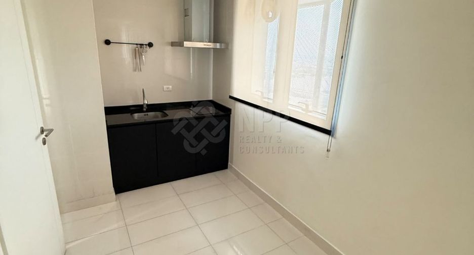 Condo en venta de 3 habitaciones en Yan Nawa, Bangkok