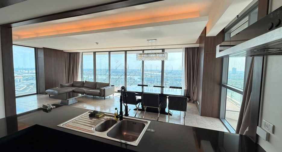 Condo en venta de 3 habitaciones en Yan Nawa, Bangkok