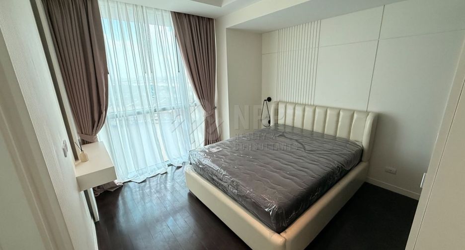 Condo en venta de 3 habitaciones en Yan Nawa, Bangkok