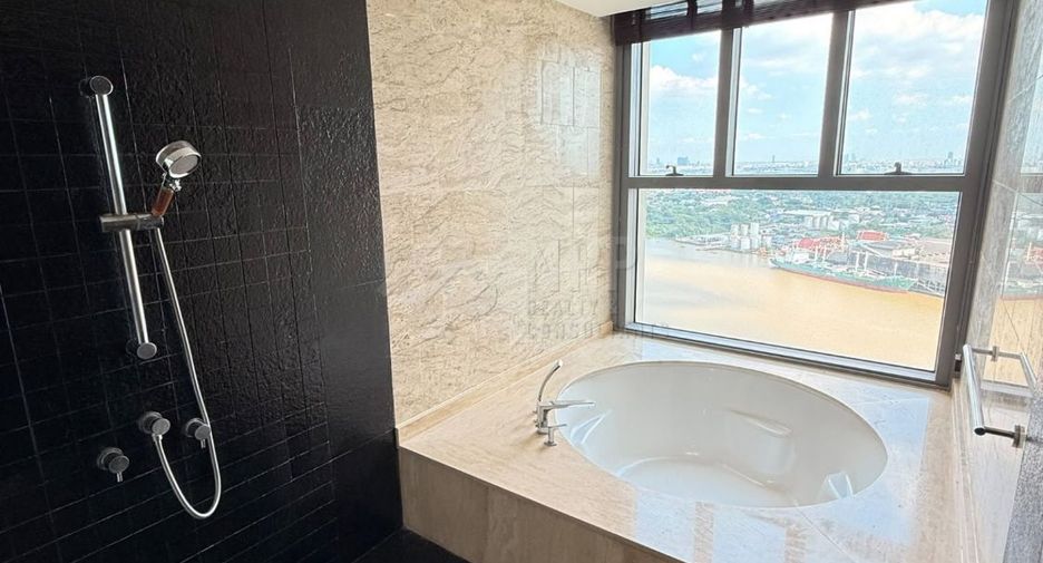 Condo en venta de 3 habitaciones en Yan Nawa, Bangkok