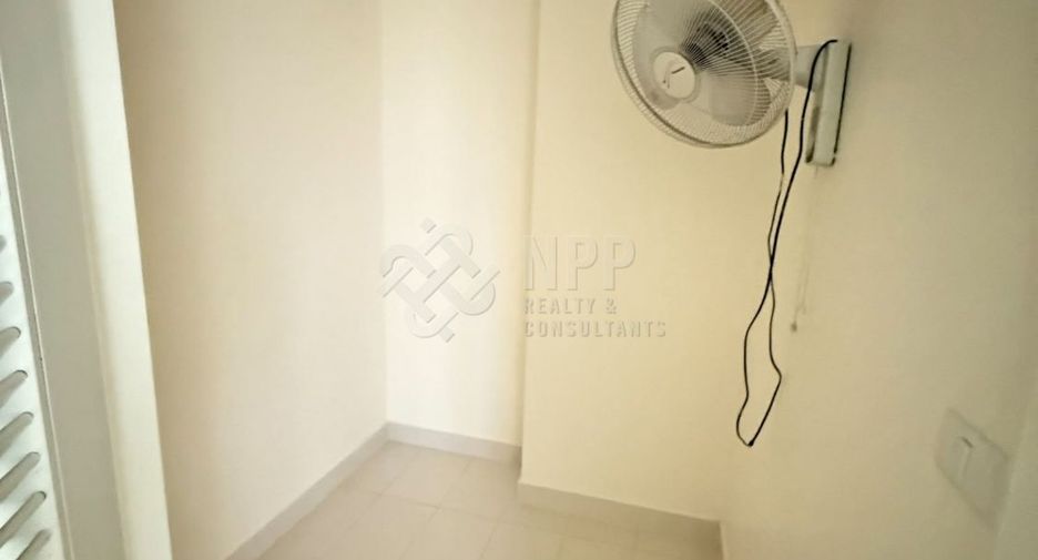 Condo en venta de 3 habitaciones en Yan Nawa, Bangkok
