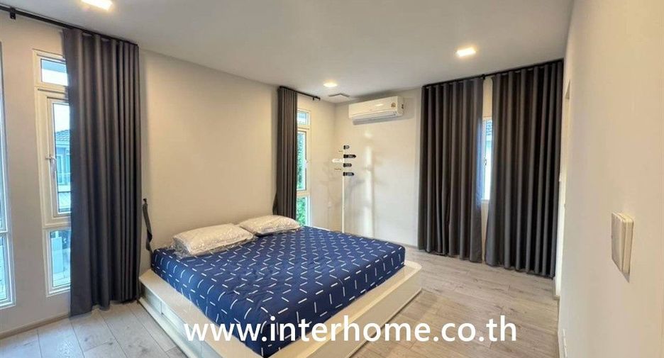 For sale 3 bedrooms house in Phra Samut Chedi, Samut Prakan