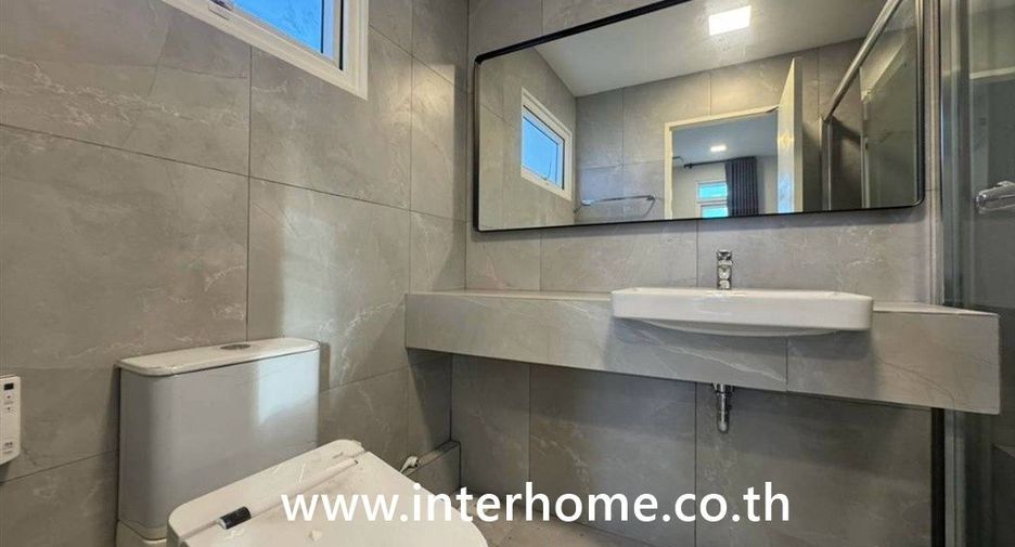 For sale 3 bedrooms house in Phra Samut Chedi, Samut Prakan