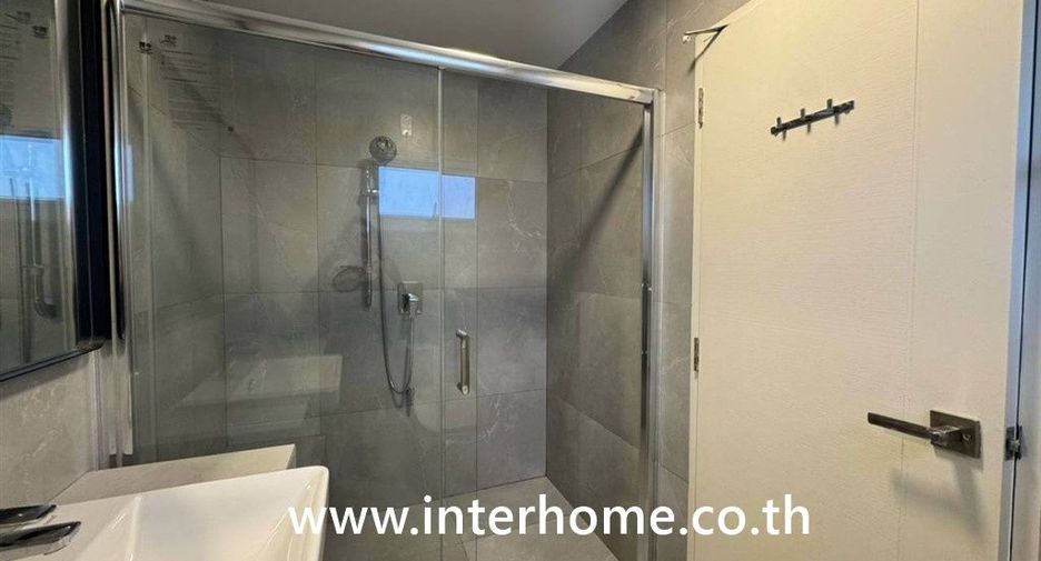 For sale 3 bedrooms house in Phra Samut Chedi, Samut Prakan