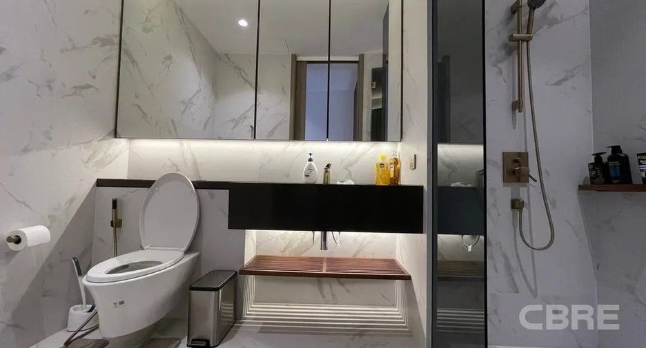 For sale 2 bedrooms condo in Khlong Toei, Bangkok