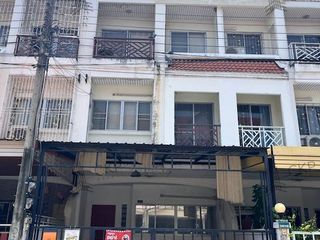 Casa adosada en venta de 3 habitaciones en Mueang Nonthaburi, Nonthaburi