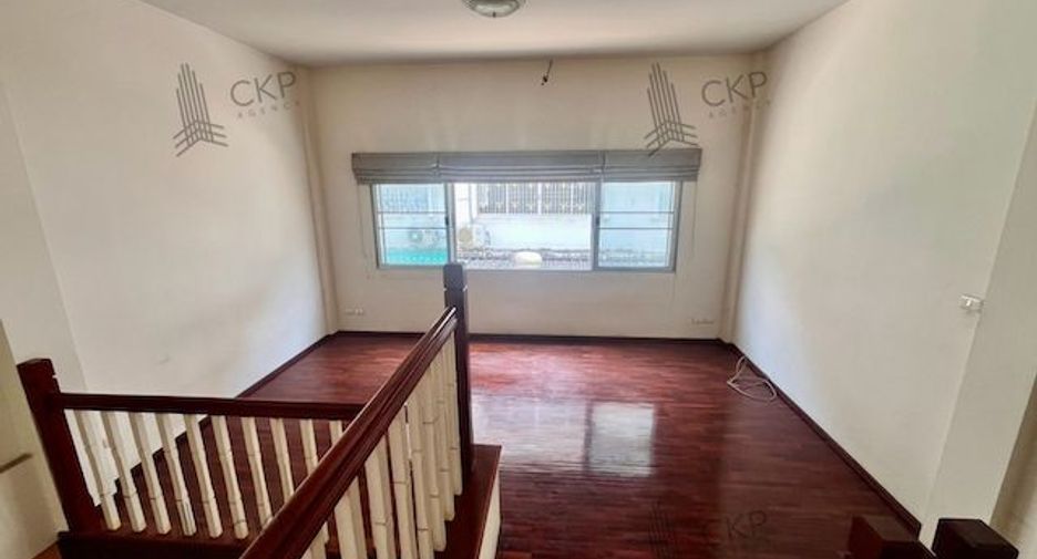 Casa adosada en venta de 3 habitaciones en Mueang Nonthaburi, Nonthaburi