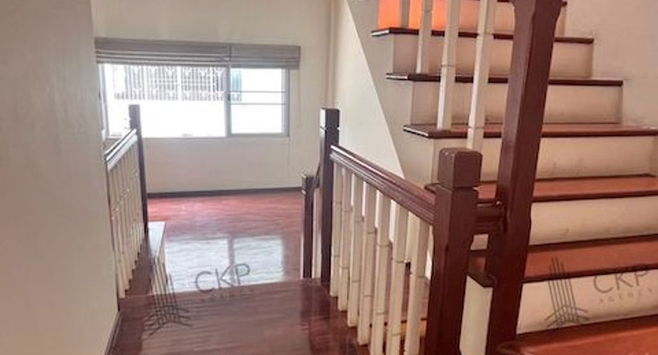 Casa adosada en venta de 3 habitaciones en Mueang Nonthaburi, Nonthaburi