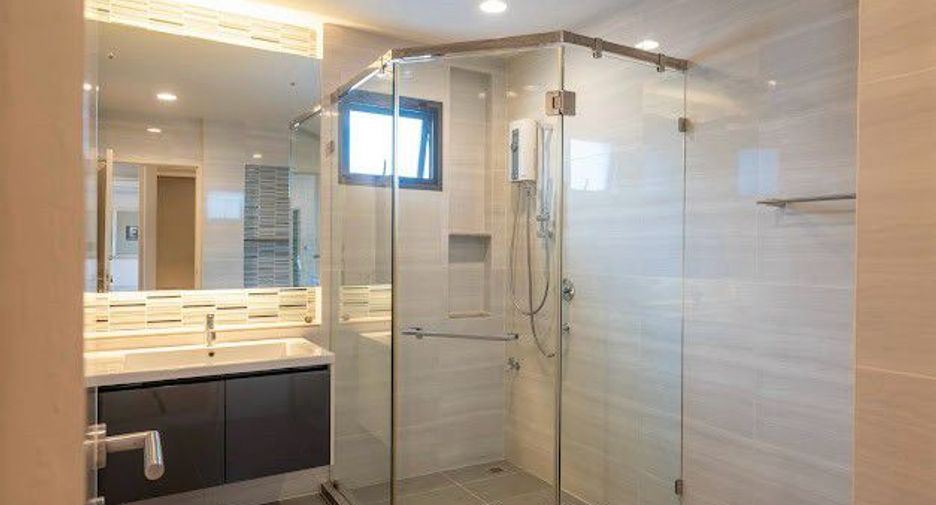 ให้เช่า และ ขาย 4 ห้องนอน บ้านเดี่ยว ใน บางกะปิ, กรุงเทพฯ