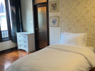出租 5 卧室 独立屋 在 Chatuchak, 曼谷