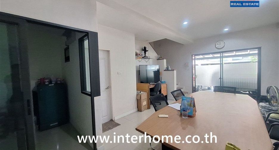 For sale 4 bedrooms townhouse in Prawet, Bangkok