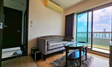 For rent and for sale 1 bed condo in Watthana, Bangkok