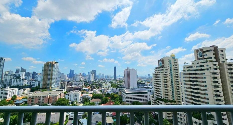 For rent and for sale 1 bed condo in Watthana, Bangkok