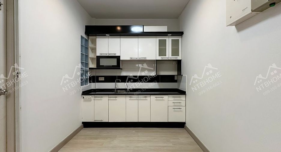 Casa adosada en venta de 4 habitaciones en Bang Kruai, Nonthaburi