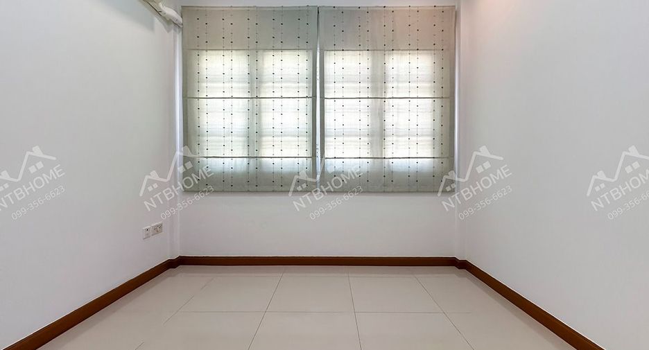 Casa adosada en venta de 4 habitaciones en Bang Kruai, Nonthaburi