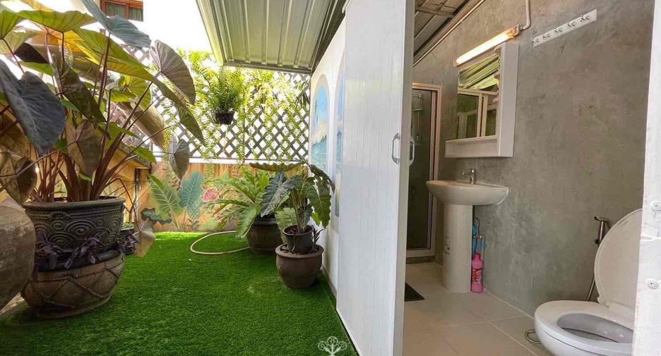 Local comercial en venta de 3 habitaciones en Din Daeng, Bangkok