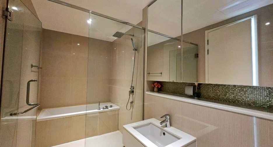 For rent and for sale 1 bed condo in Watthana, Bangkok