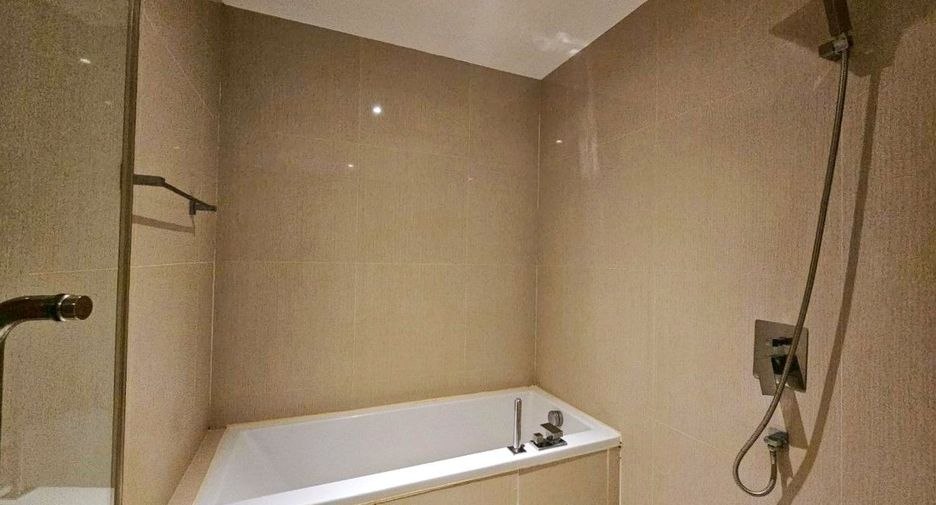 For rent and for sale 1 bed condo in Watthana, Bangkok