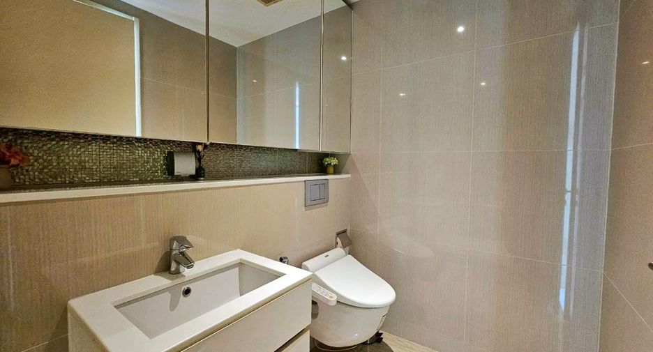 For rent and for sale 1 bed condo in Watthana, Bangkok