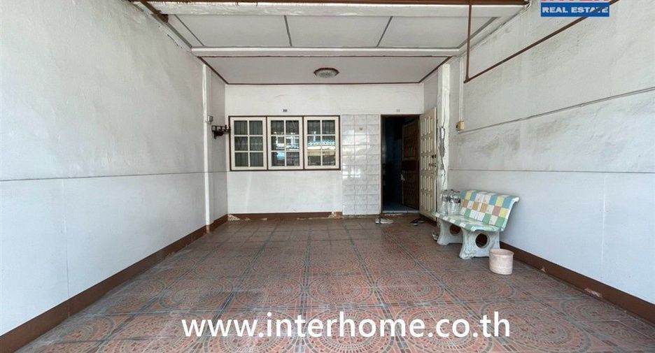 For sale 2 bedrooms townhouse in Bang Kapi, Bangkok