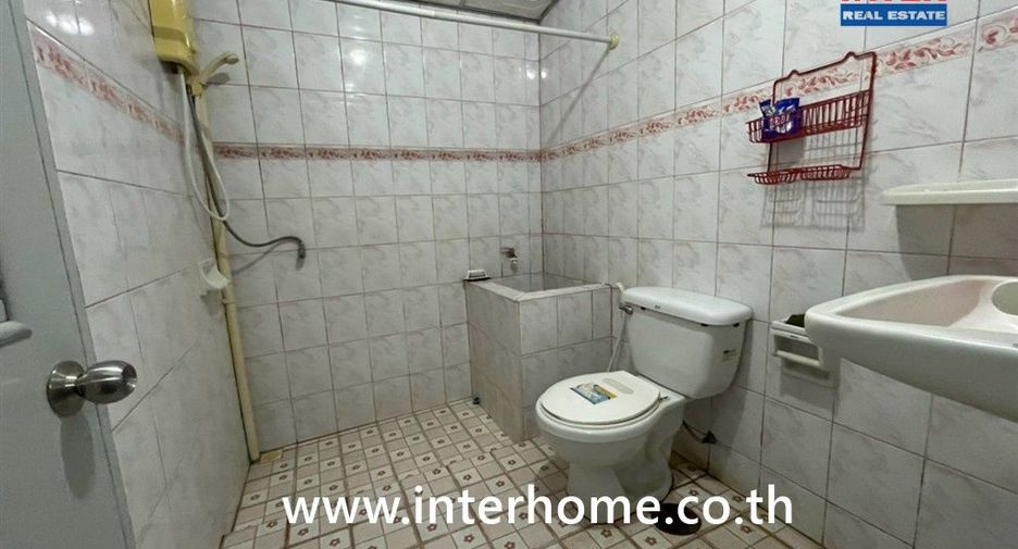 For sale 2 bedrooms townhouse in Bang Kapi, Bangkok