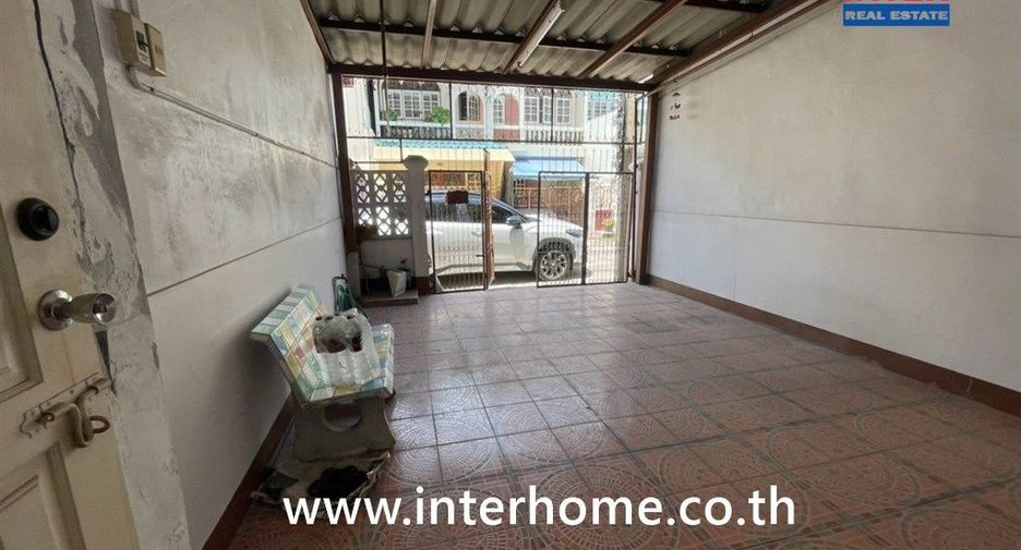For sale 2 bedrooms townhouse in Bang Kapi, Bangkok