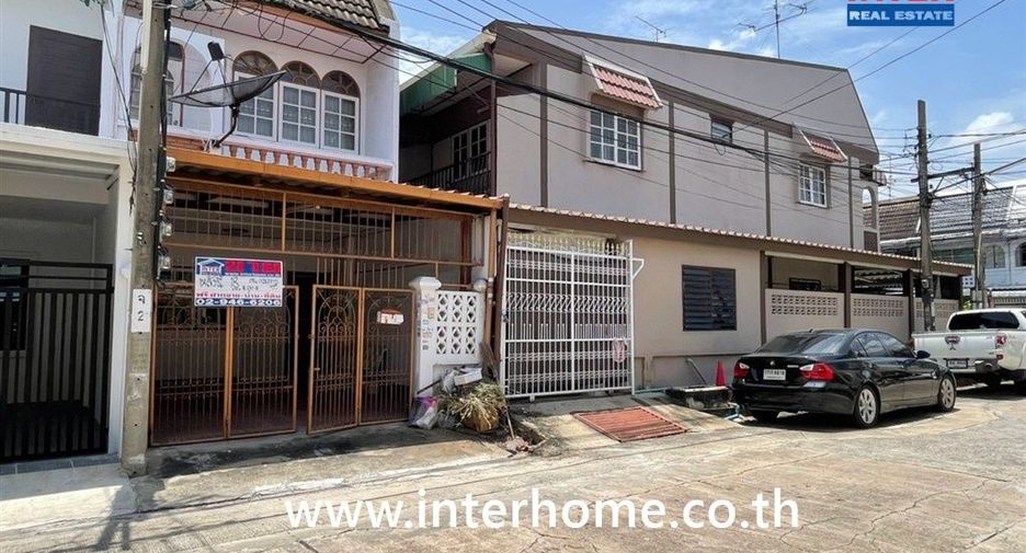 For sale 2 bedrooms townhouse in Bang Kapi, Bangkok