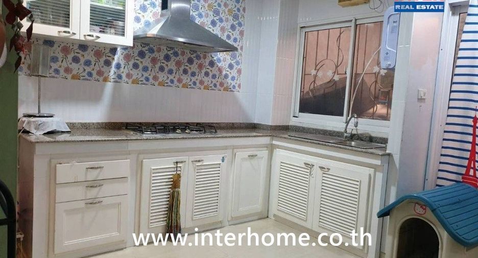 For sale 4 bedrooms townhouse in Bueng Kum, Bangkok