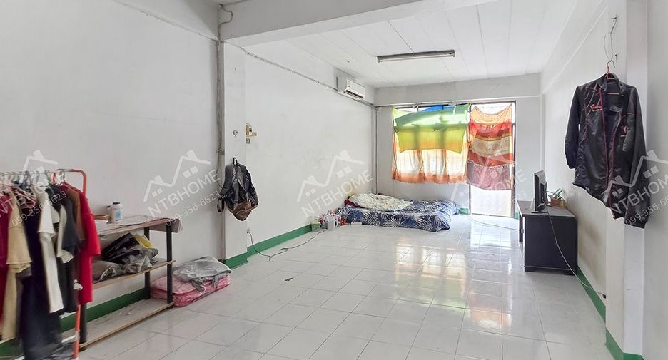 Local comercial en venta de 3 habitaciones 