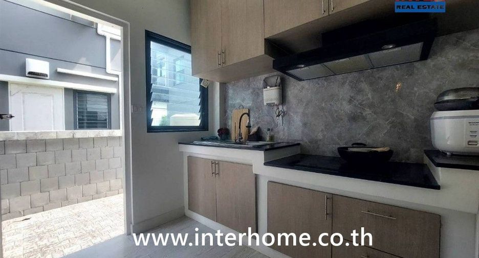 For sale 4 ベッドルーム house in Bang Phli, Samut Prakan