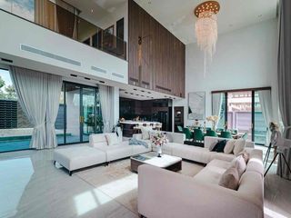 Villa zum Kauf mit 5 Zimmer in Bang Lamung, Chonburi