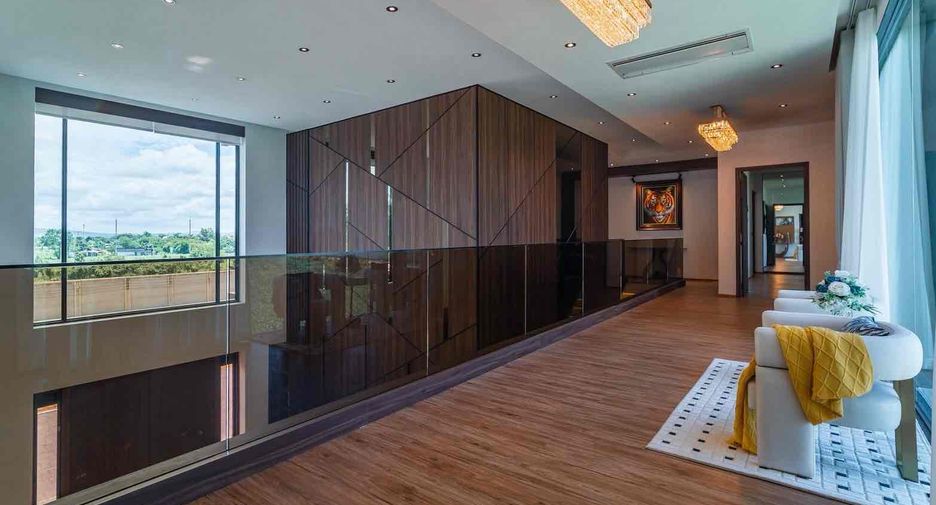 À vendre 5 chambres villa à Bang Lamung, Chonburi